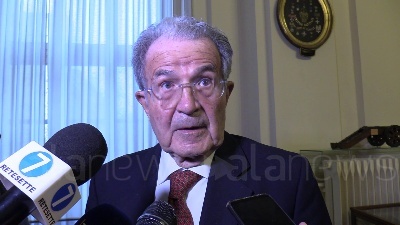 Scene from Ucraina, Prodi: "Europa separata non conta nulla: serve esercito comune"