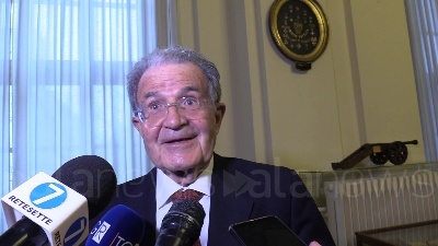 Scene from Ucraina, Prodi: "Europa separata non conta nulla: serve esercito comune"