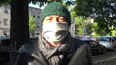 Scene from Scuola, si torna in classe a Milano: "I nostri figli non vedevano l'ora"