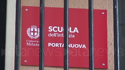 Scene from Scuola, si torna in classe a Milano: "I nostri figli non vedevano l'ora"