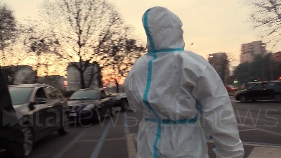 Scene from Covid, caos tamponi a Milano: "Rapidi esauriti, rispediti a casa dopo 18 ore d'attesa"