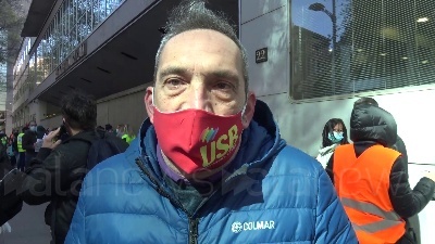 Scene from Alitalia, protesta lavoratori in Regione Lombardia: "Calpestati nostri diritti"