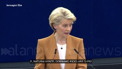 Scene from Transizione verde, Von der Leyen: "Entro 2030 il 40% delle tecnologie green dall'Ue"