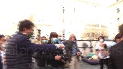 Scene from Montesano in piazza con Salvini per Chico Forti