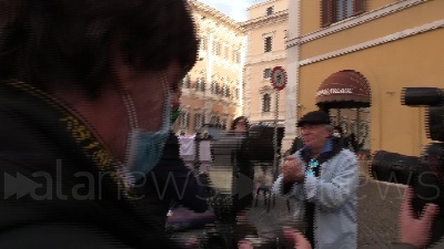 Scene from Montesano in piazza con Salvini per Chico Forti