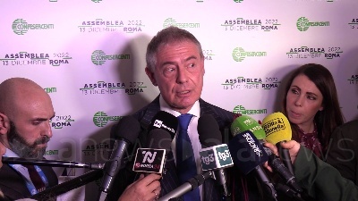 Scene from Ue, Urso: "Accordo su 'carbon tax' primo segnale di cambio di rotta"