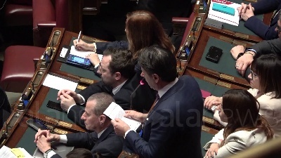 Scene from Ucraina, Conte a Meloni in aula: "Lei sta portando l'Italia in guerra"