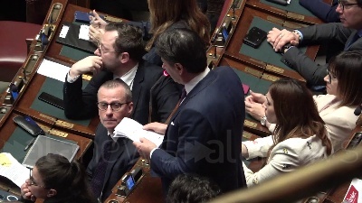 Scene from Ucraina, Conte a Meloni in aula: "Lei sta portando l'Italia in guerra"