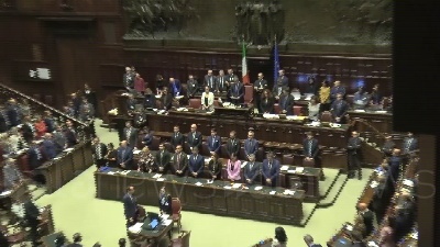 Scene from Sparatoria Questura: alla Camera minuto di silenzio e lungo applauso