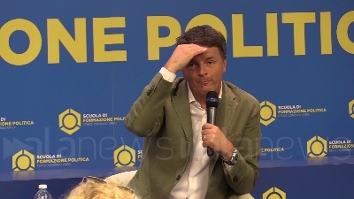 Scene from Renzi e l'imitazione di Bossi: "Mi disse che ero uno dei pochi ad aver fatto qualcosa per il Nord"