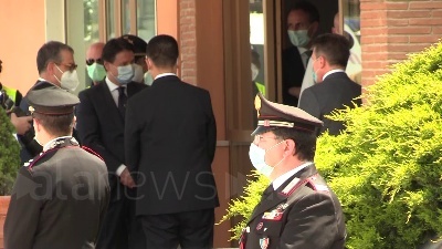 Scene from Di Maio: "Al lavoro pure per altri italiani in prigionia"