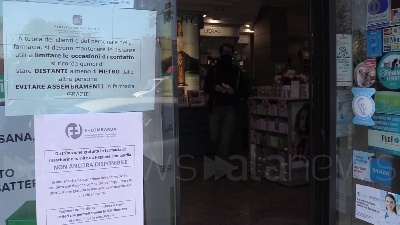 Scene from Coronavirus, Federfarma Lombardia: "Richiesta incessante di mascherine"