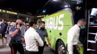 Scene from "A bordo non c'è distanziamento": rivolta sul Flixbus Milano-Cariati