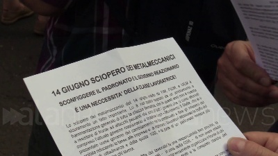 Scene from Sciopero metalmeccanici, a Milano Bentivogli e Landini