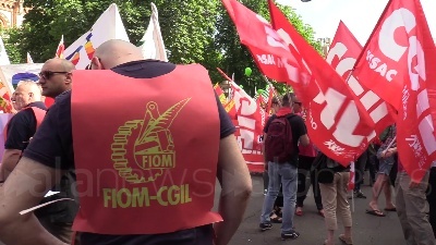 Scene from Sciopero metalmeccanici, a Milano Bentivogli e Landini