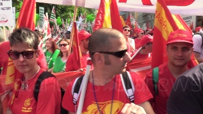 Scene from Sciopero metalmeccanici, a Milano Bentivogli e Landini