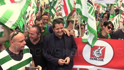 Scene from Sciopero metalmeccanici, a Milano Bentivogli e Landini