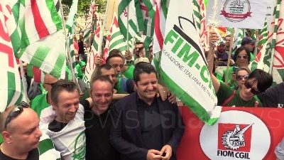 Scene from Sciopero metalmeccanici, a Milano Bentivogli e Landini