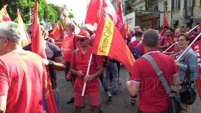 Scene from Sciopero metalmeccanici, a Milano Bentivogli e Landini