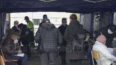 Scene from Covid, all'Ospedale Niguarda di Milano chiamate per errore 300 persone in più per il vaccino