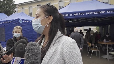 Scene from Covid, all'Ospedale Niguarda di Milano chiamate per errore 300 persone in più per il vaccino