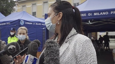 Scene from Covid, all'Ospedale Niguarda di Milano chiamate per errore 300 persone in più per il vaccino