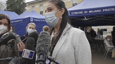 Scene from Covid, all'Ospedale Niguarda di Milano chiamate per errore 300 persone in più per il vaccino