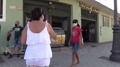 Scene from Referendum, sul lungomare di Ostia banchetti per sostenere il Si
