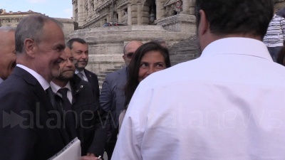 Scene from Migranti, Salvini: "Lapo? Non rispondo. Ha la stessa attendibilità di quel gabbiano"