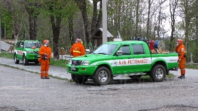 Scene from Vasto incendio sul Mottarone: VdF e volontari impegnati fino a notte fonda