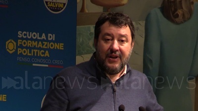 Scene from Fisco, Salvini: "Ci vuole una grande operazione di pace fiscale"