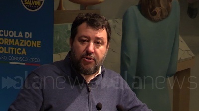 Scene from Fisco, Salvini: "Ci vuole una grande operazione di pace fiscale"