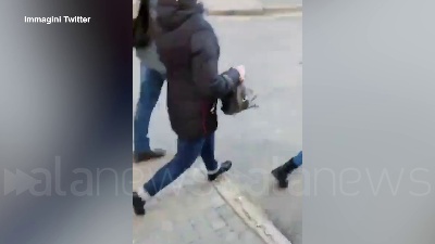 Scene from Ucraina, russi sparano per disperdere la folla a Kherson