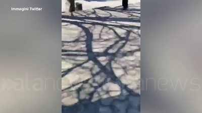Scene from Ucraina, russi sparano per disperdere la folla a Kherson