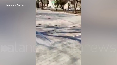 Scene from Ucraina, russi sparano per disperdere la folla a Kherson