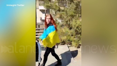 Scene from Ucraina, russi sparano per disperdere la folla a Kherson
