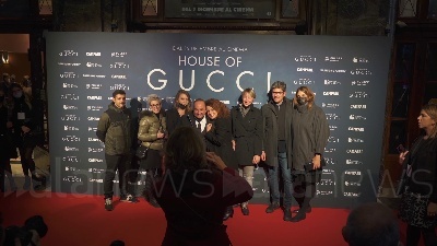 Scene from Cinema, Lady Gaga a Milano per la première di House of Gucci