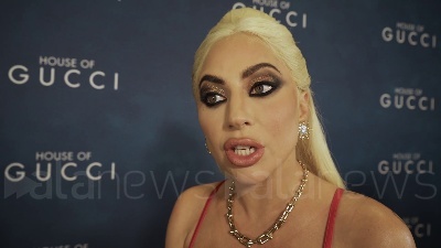 Scene from Cinema, Lady Gaga a Milano per la première di House of Gucci