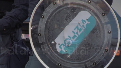 Scene from Anarchici, corteo raggiunge scuola occupata
