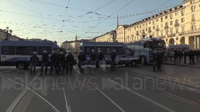 Scene from Anarchici, corteo raggiunge scuola occupata