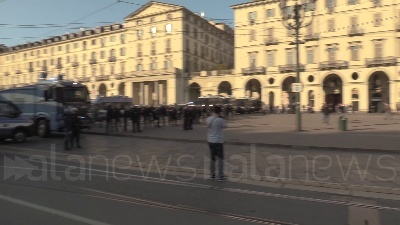 Scene from Anarchici, corteo raggiunge scuola occupata