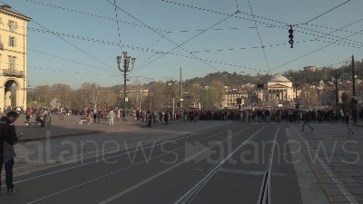 Scene from Anarchici, corteo raggiunge scuola occupata