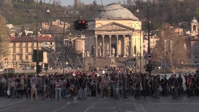 Scene from Anarchici, corteo raggiunge scuola occupata