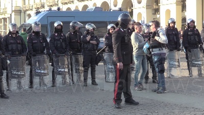 Scene from Anarchici, corteo raggiunge scuola occupata