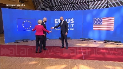Scene from UE-Usa, immagini dal vertice tra Michel, Von der Leyen, e Biden