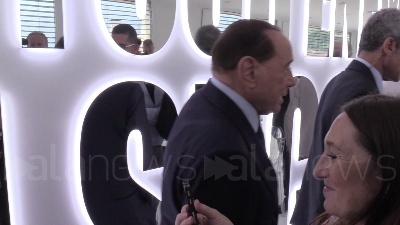 Scene from San Siro, Berlusconi:"Spero vinca romanticismo,no demolizione"