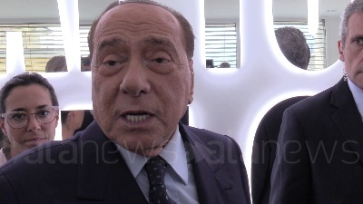 Scene from San Siro, Berlusconi:"Spero vinca romanticismo,no demolizione"