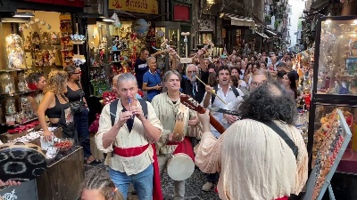 Scene from Napoli, San Gregorio incontra San Gennaro: festa popolare dedicata al patrono