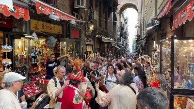 Scene from Napoli, San Gregorio incontra San Gennaro: festa popolare dedicata al patrono