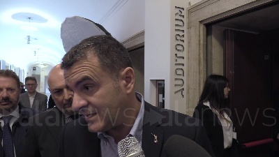Scene from Centinaio contro Martina: "Distratto come quando, da ministro, pensava a primarie Pd"